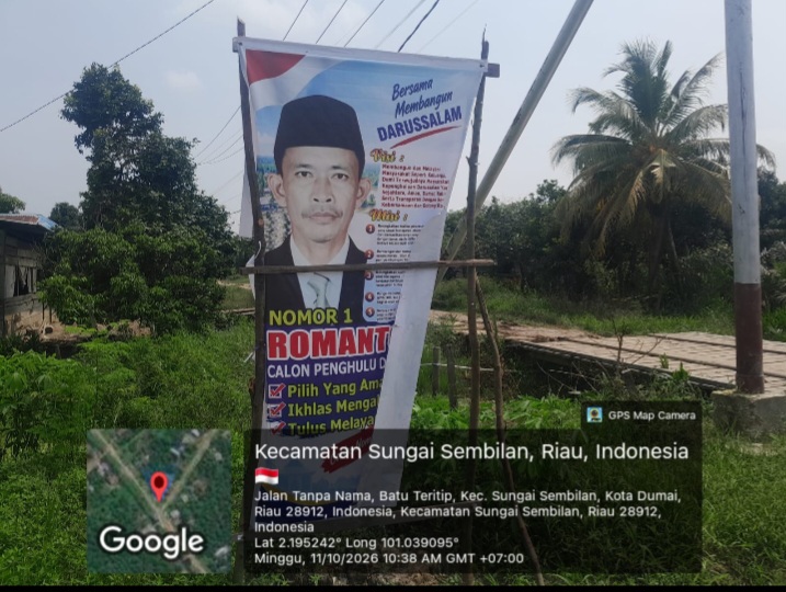 Spanduk Calon Penghulu Desa Darussalam Rohil Masuk di Batu Teritip,Warga RT 09 Protes Keras.