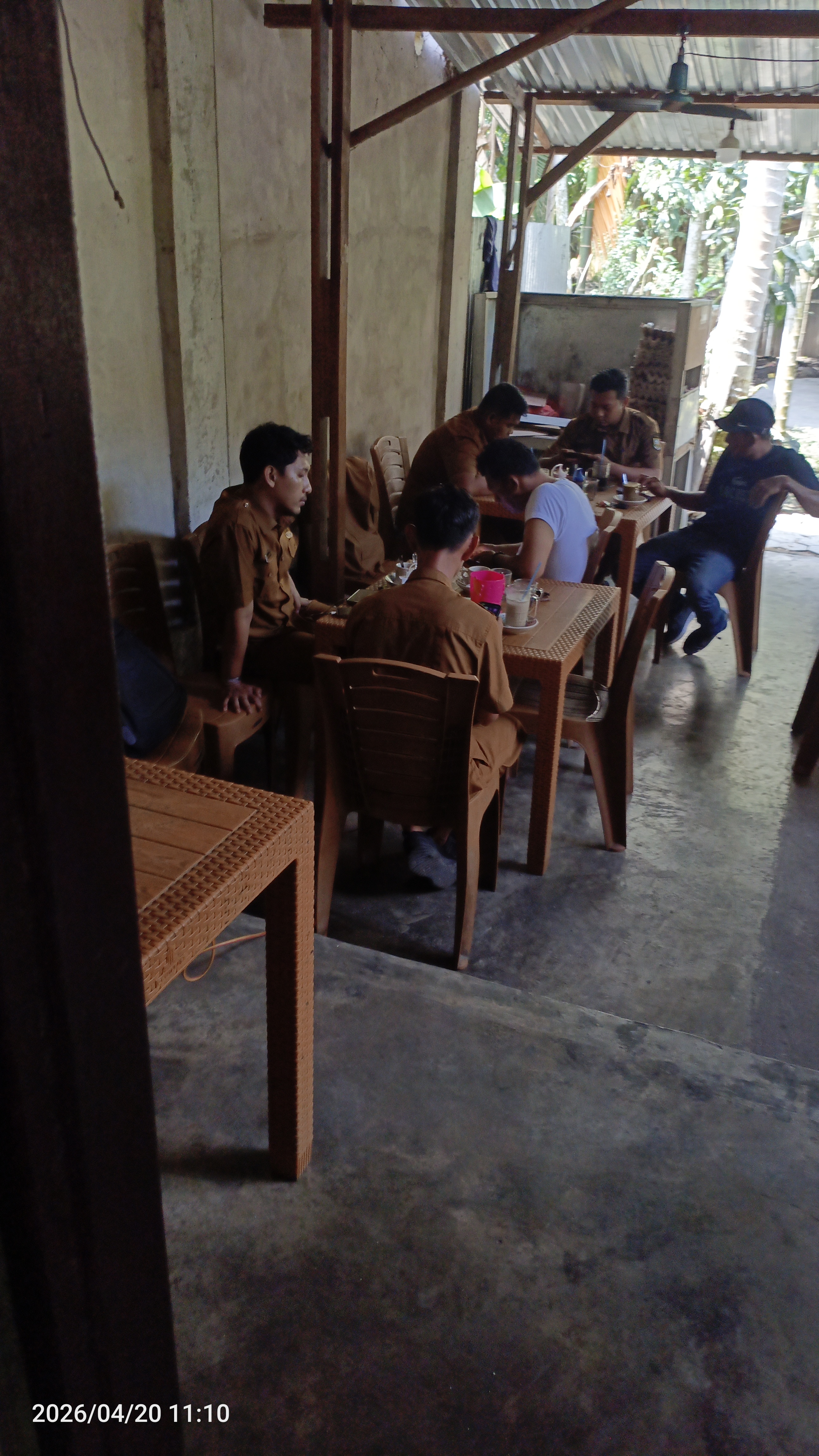 Asn pagi kantor nya kedai kopi